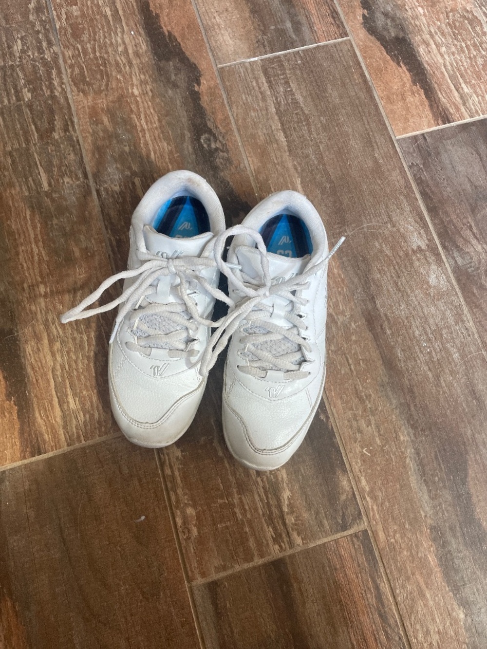 White varsity cheer shoes 4.5 C3